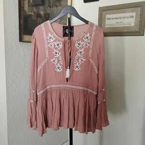Z&L Europe Women's Embroidered Pink Boho Hippie Tassel Peasant Tunic Top Small?